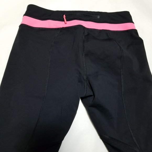 Lululemon Black/Pink Luxtreme Inspire Crop - Picture 3 of 6